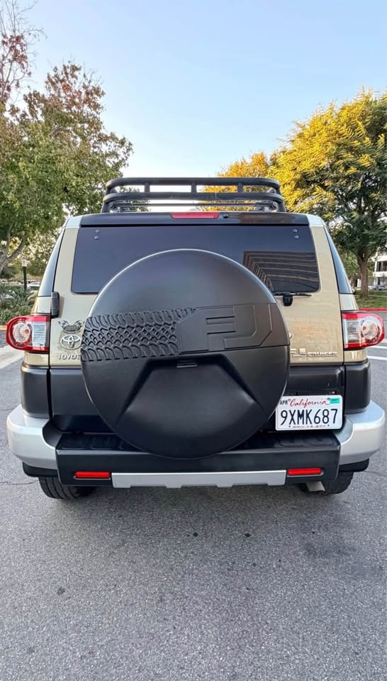 2012 Toyota FJ Cruiser · Sport Utility 2D in Costa Mesa, CA (photo 6) — photo 6