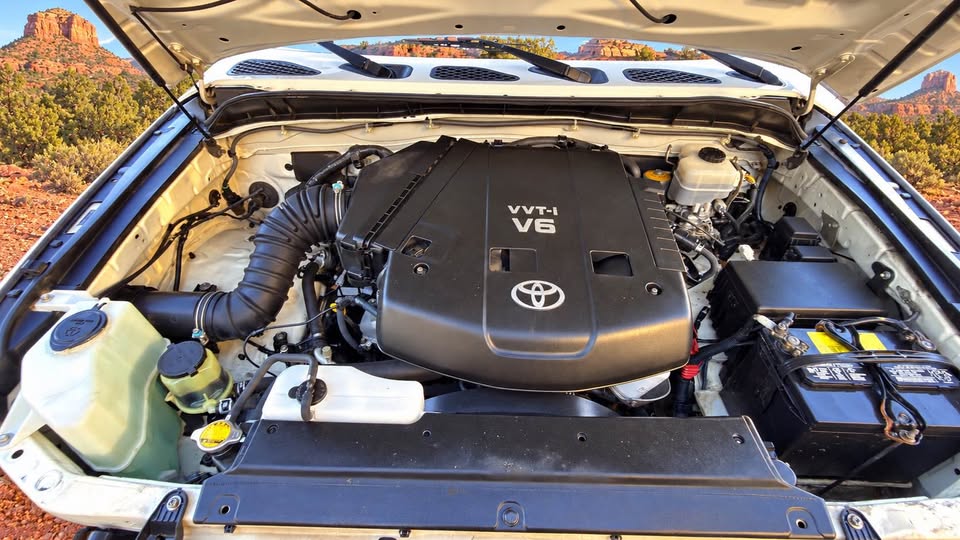 2008 Toyota FJ Cruiser · Sport Utility 2D in Scottsdale, AZ (photo 6) — photo 6