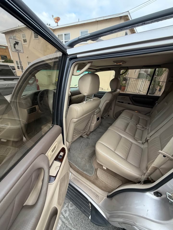 1998 Toyota Landcruiser · 100 series in Hermosa Beach, CA (photo 6) — photo 6