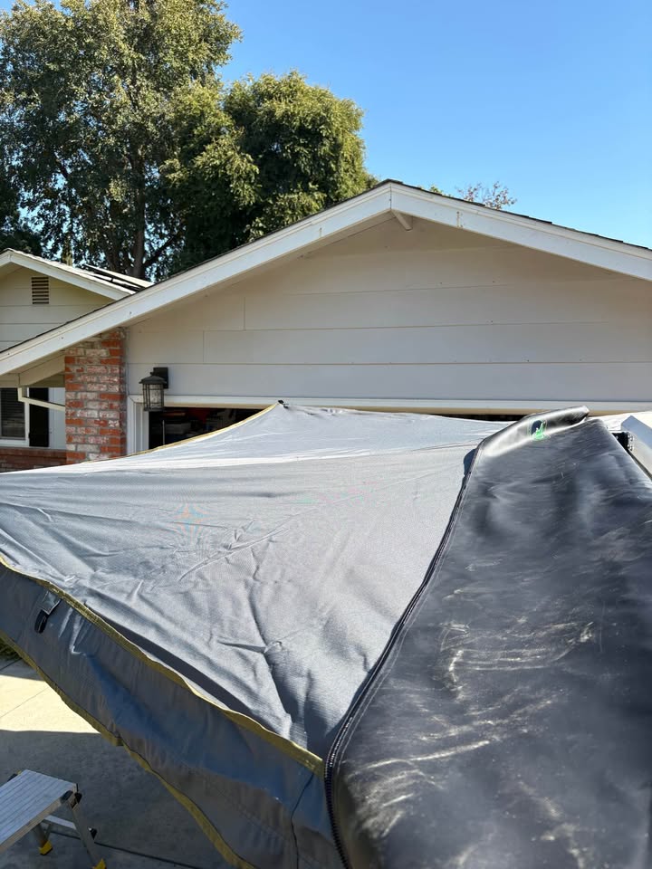 Overland Vehicle Systems 270 Awning - Passenger (including brackets) in Davis, CA (photo 6) — photo 6