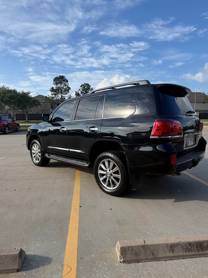 2011 Lexus LX · LX 570 Sport Utility 4D in Katy, TX (photo 6) — photo 6