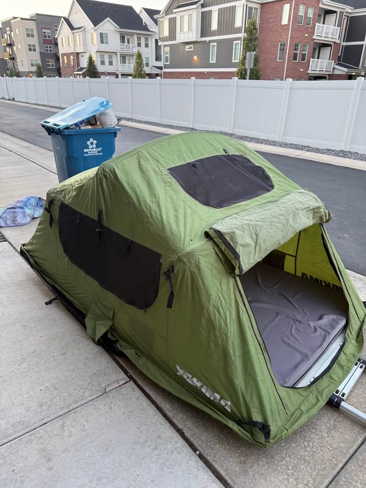 2016 Yakima Skyrise Hd Roof Tent in American Fork, UT (photo 6) — photo 6
