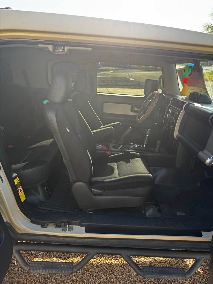 2012 Toyota FJ Cruiser · Sport Utility 2D in Vail, AZ (photo 8) — photo 8
