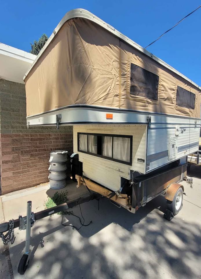 Four Wheel Camper - Grandby model in Lander, WY (photo 4) — photo 4