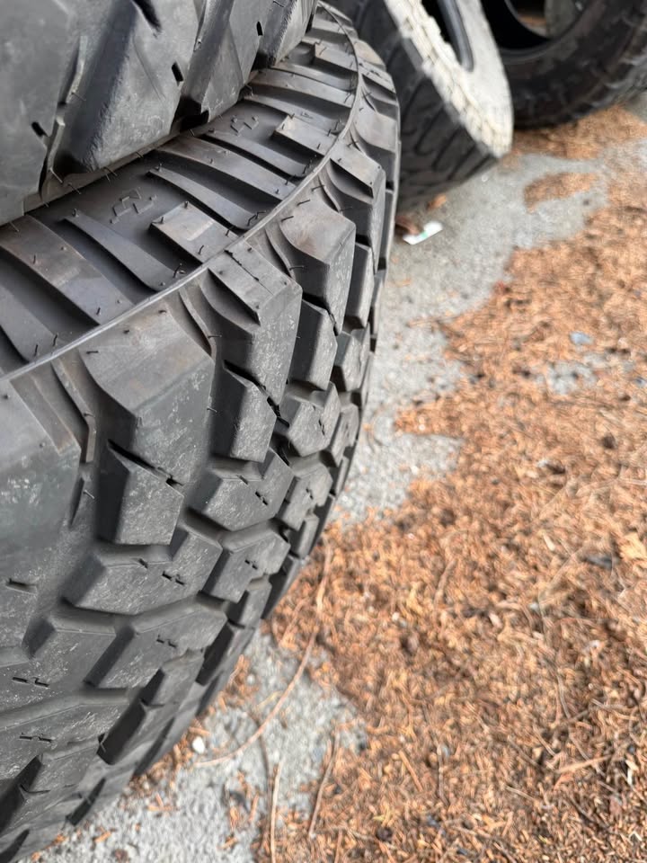 Nitto trail grapplers 37x12.5r18 in Colma, CA (photo 4) — photo 4