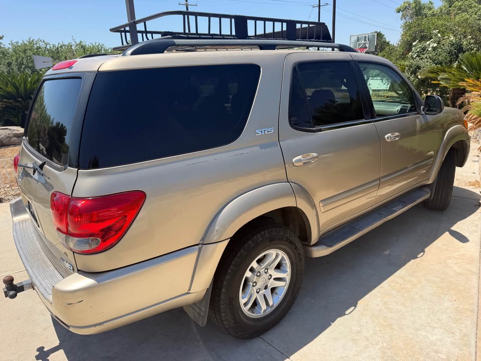 2006 Toyota Sequoia · SR5 Sport Utility 4D in Fresno, CA (photo 3) — photo 3
