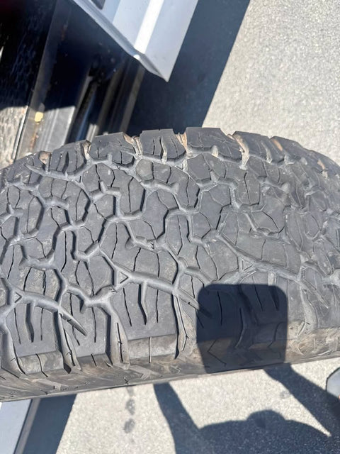 4 tires 37x12.5R17 BFGoodrich All-Terrain T/A KO2 Tires used