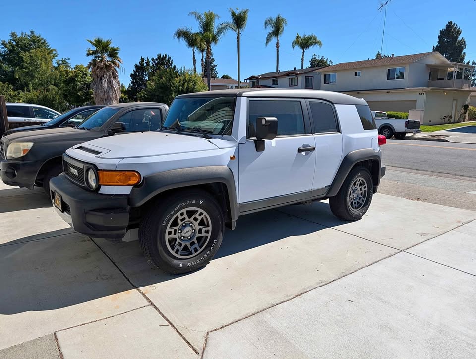 2010 Toyota FJ Cruiser · Sport Utility 2D in San Jose, CA (photo 1)