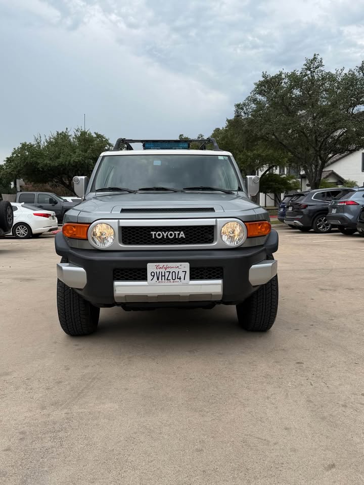 2012 Toyota FJ Cruiser · Sport Utility 2D in Austin, TX (photo 7) — photo 7