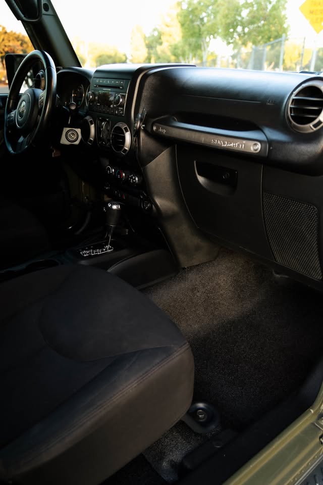 2015 Jeep Wrangler Unlimited Sport 4 Door in Long Beach, CA (photo 7) — photo 7