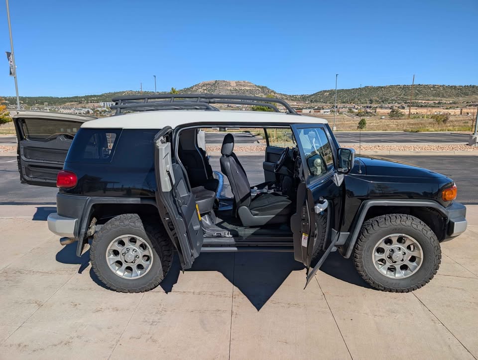2013 Toyota FJ Cruiser · Sport Utility 2D in Castle Rock, CO (photo 7) — photo 7