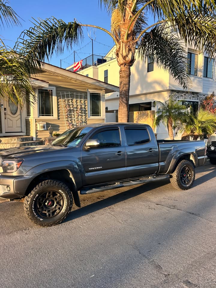 2015 Toyota tacoma pre-runner trd sport in Huntington Beach, CA (photo 7) — photo 7