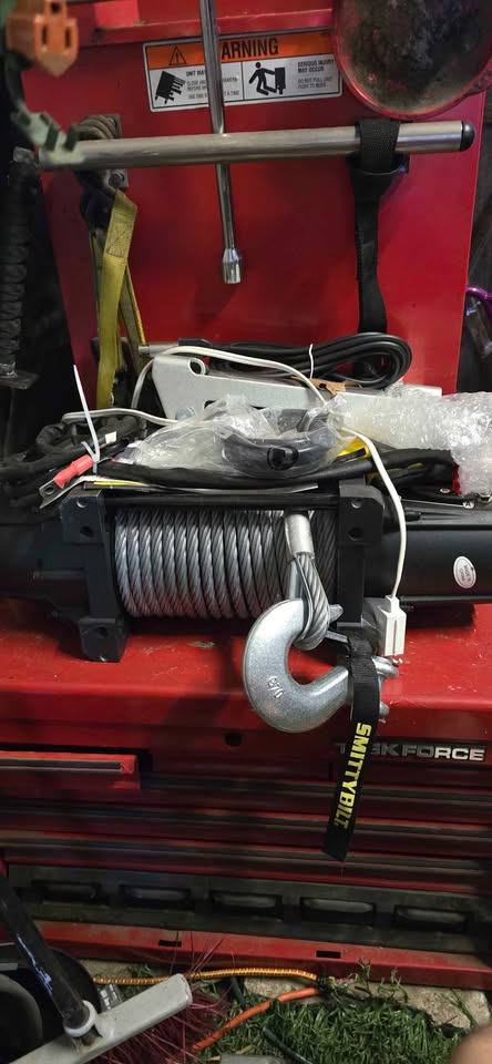 Smittybilt X2O Gen2 17,500 lb Winch is a heavy-duty, waterproof vehicle recovery tool. It in Gilroy, CA (photo 7) — photo 7