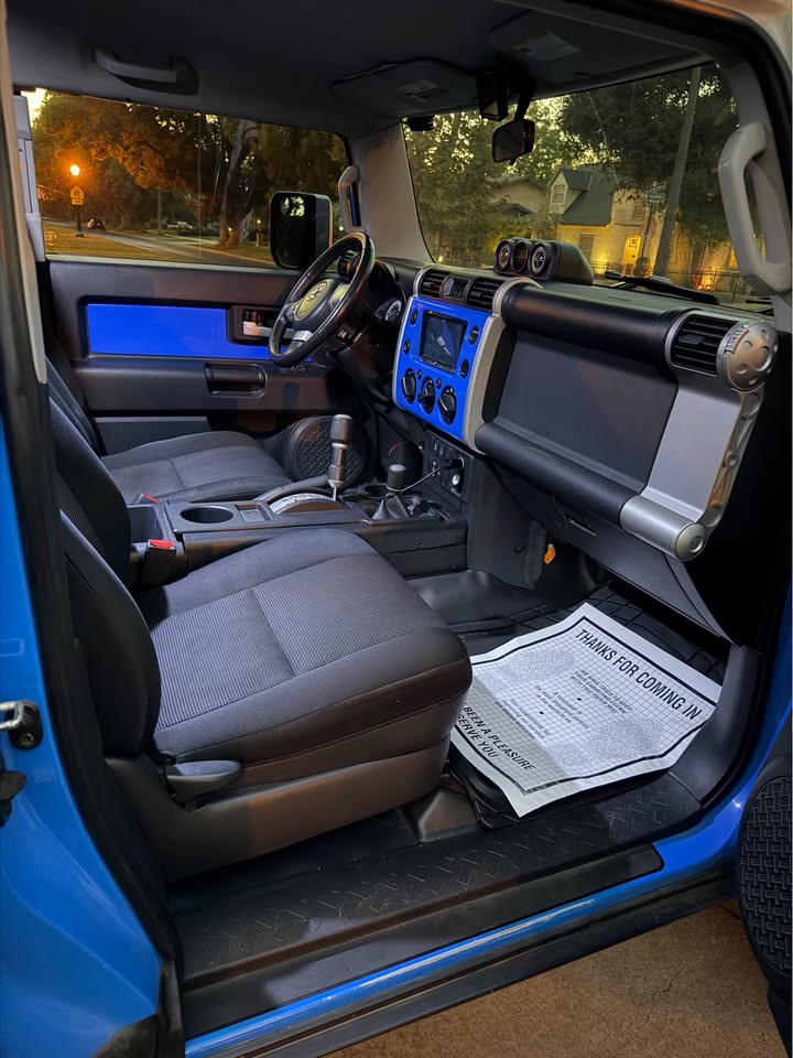 2008 Toyota FJ Cruiser · Sport Utility 2D in Fresno, CA (photo 8) — photo 8