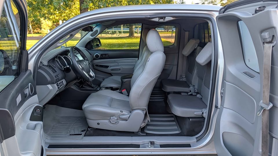 2015 Toyota Tacoma 6-speed TRD Off-Road Access Cab in Reno, NV (photo 8) — photo 8