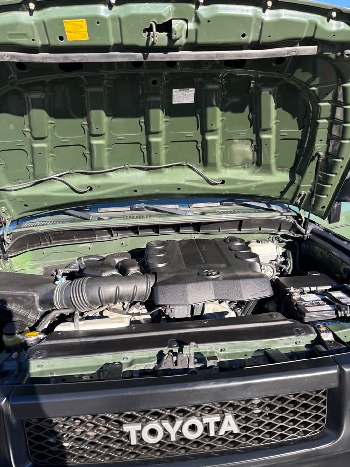 2011 Toyota FJ Cruiser in Centennial, CO (photo 8) — photo 8