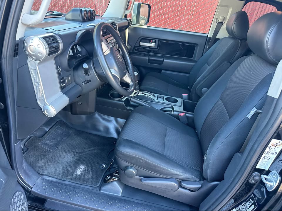 2007 Toyota FJ Cruiser · Sport Utility 2D in Los Angeles, CA (photo 8) — photo 8