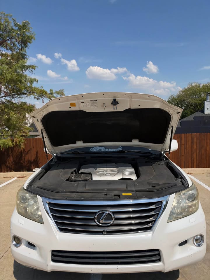2008 Lexus LX · LX 570 Sport Utility 4D in Fort Worth, TX (photo 8) — photo 8