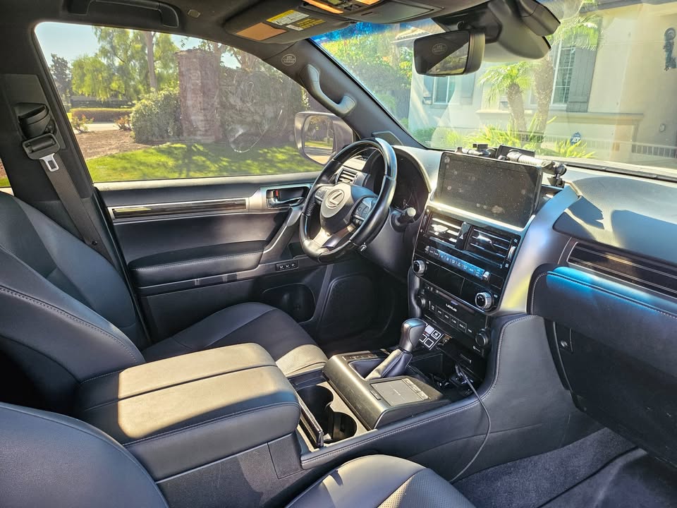 2022 Lexus gx460 in Eastvale, CA (photo 8) — photo 8