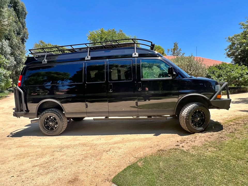 2019 GMAC 2.8 diesel quigley savanah van conversion 4x4 9 passenger in Chatsworth, CA (photo 1) — photo 1