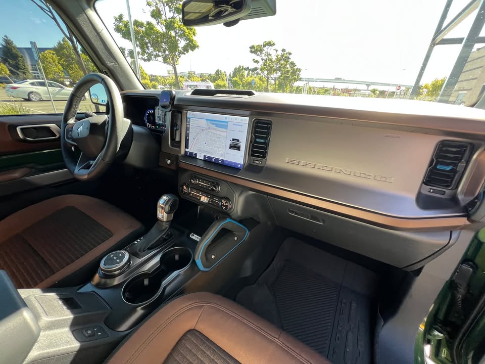 2022 Ford bronco outerbanks 2 door in Emeryville, CA (photo 3)