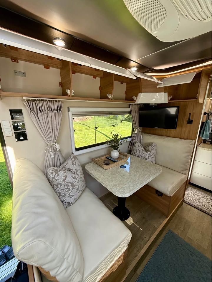 2024 Black Series HQ19 Off-Grid Trailer/Caravan in Medford, OR (photo 6) — photo 6