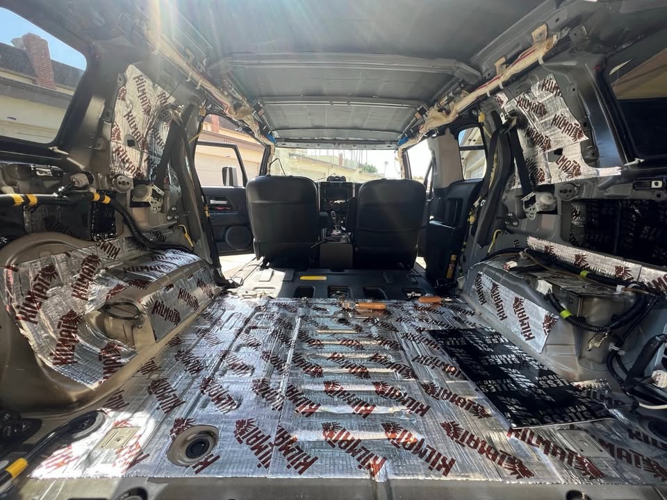 2012 Toyota FJ Cruiser 4WD in Huntington Beach, CA (photo 9) — photo 9