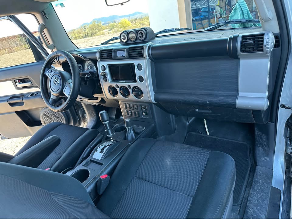 2007 Toyota FJ Cruiser · Black in Sun City West, AZ (photo 9) — photo 9