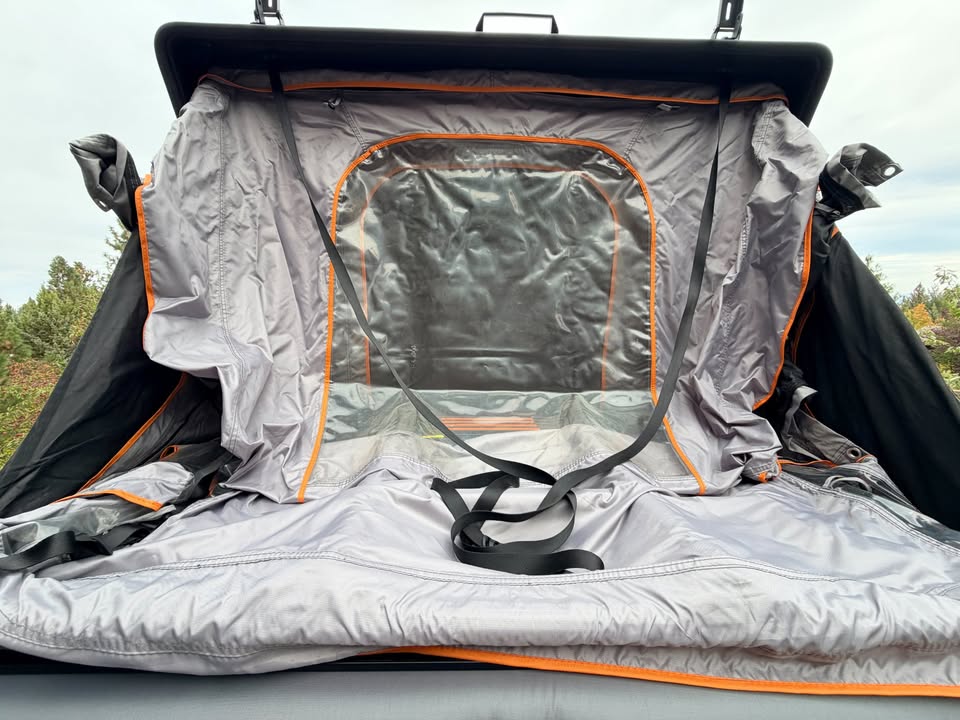 Roofnest Condor Overland 2 hardshell rooftop tent in Bend, OR (photo 9) — photo 9