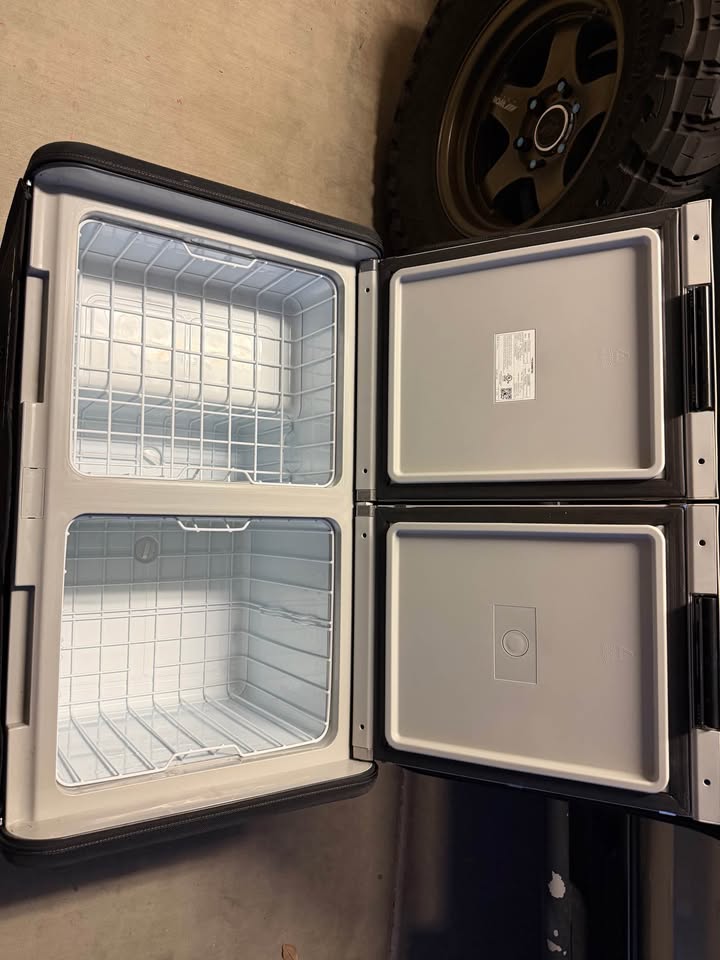 Dometic fridge CFX3 75DZ Portable Powered Cooler / Fridge in Mesa, AZ (photo 7)