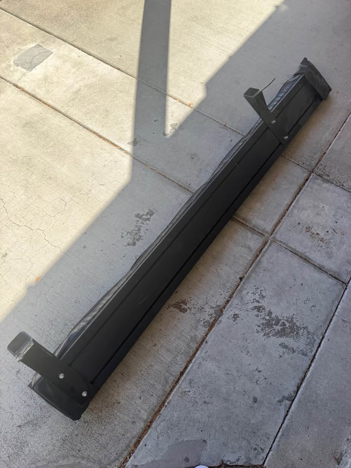Like New Rhino-Rack Batwing Compact 270° Awning w/ Mounting Brackets & Hardware – Complete – in Santa Clara, CA (photo 4)