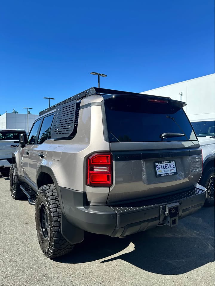 2024 Toyota land cruiser — photo 4