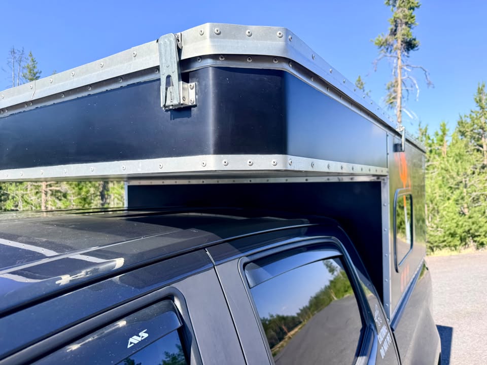 OVRLND Pop-Up Camper - fits 2nd gen Tacoma & Colorado 5’ bed - incl. full electrical & solar setup in Bend, OR (photo 10)