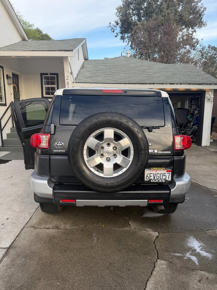 2008 Toyota FJ Cruiser · Sport Utility 2D in Concord, CA (photo 3)