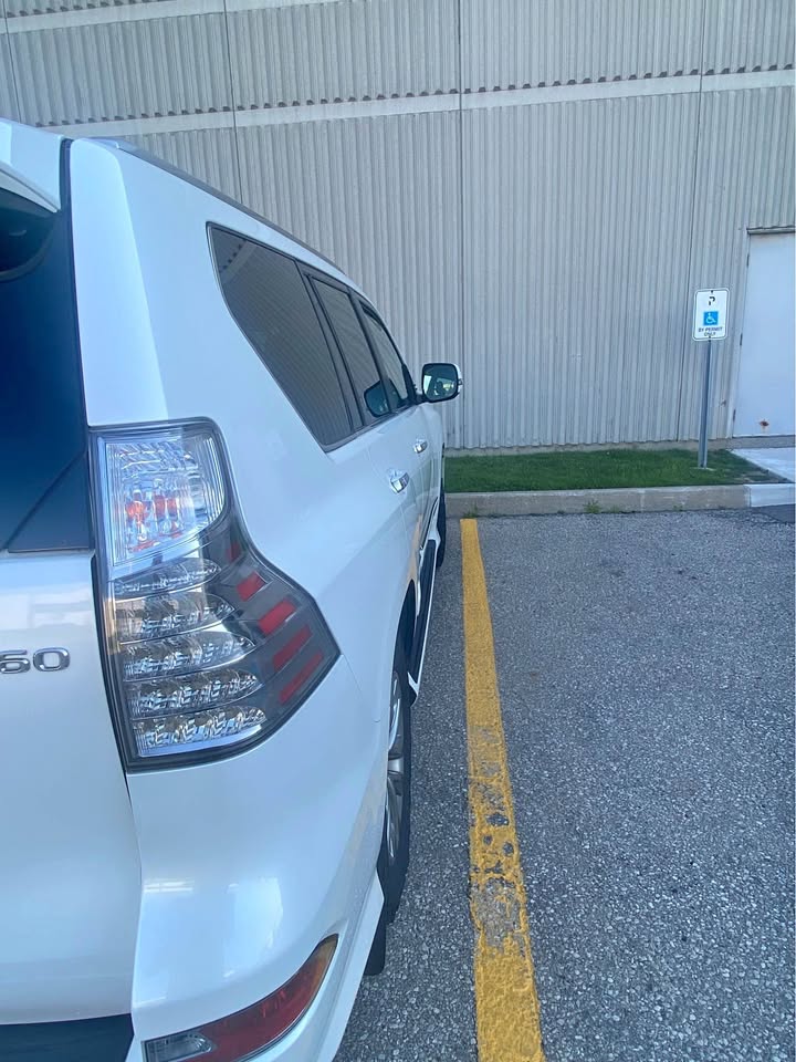 2014 Lexus GX in Mississauga, ON (photo 1)