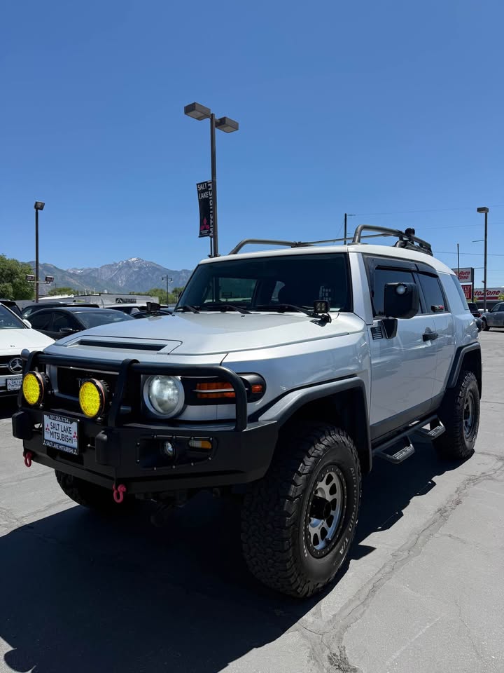 2008 Toyota FJ Cruiser — photo 7