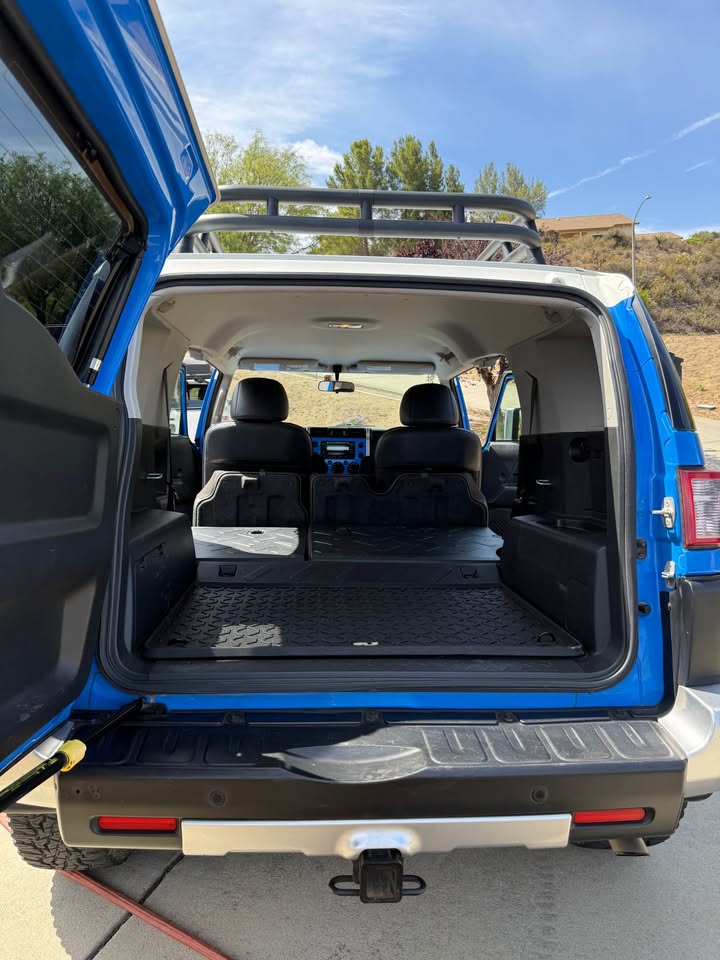 2007 Toyota FJ Cruiser · Base in Lakeside, CA (photo 9)