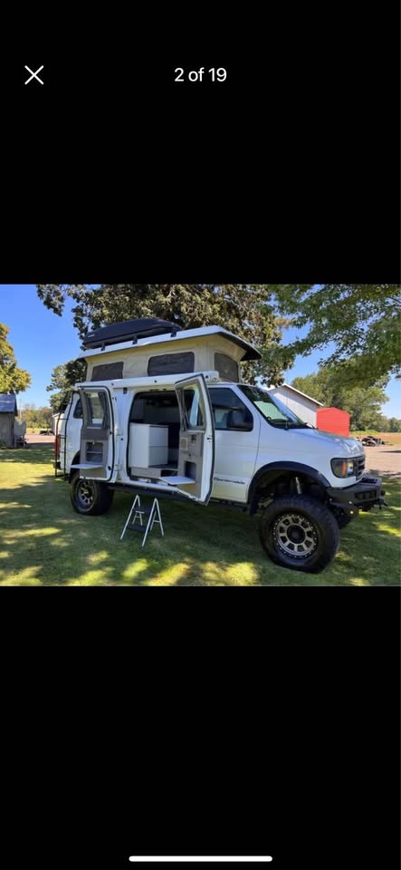2003 Ford E250 in (photo 5)