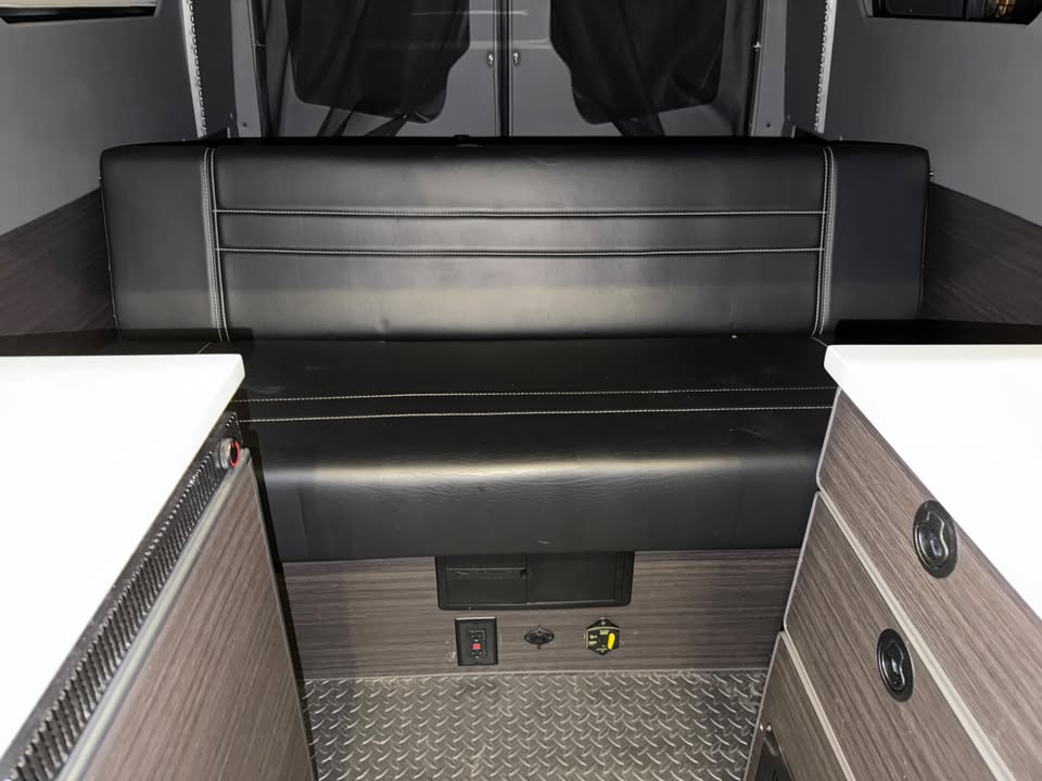 2018 Mercedes-Benz Sprinter 3500XD 4x4 2018 mercedes sprinter 3500xd 4x4 sportsmobile camper van in Eagle, CO (photo 7)
