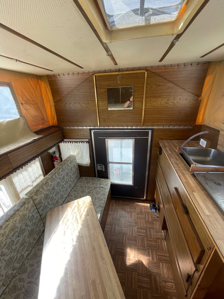 Vintage Four Wheel Camper Grandby (Late 1970s) – Lightweight Pop-Up Truck Camper in San Diego, CA (photo 5) — photo 5