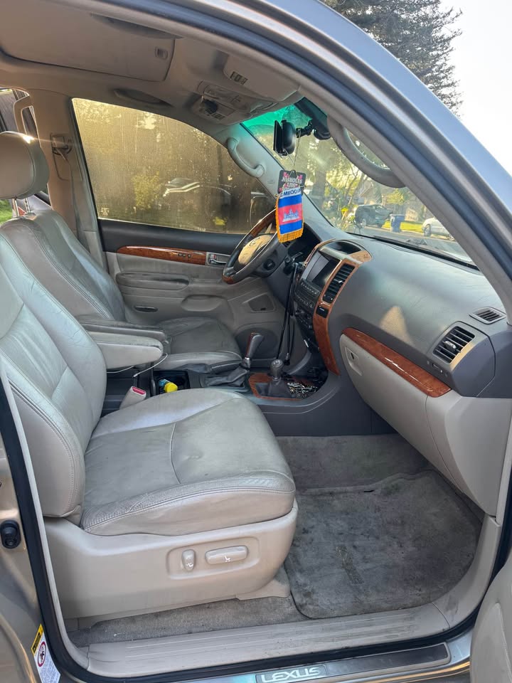 2004 Lexus GX · GX 470 Sport Utility 4D in Fresno, CA (photo 8) — photo 8