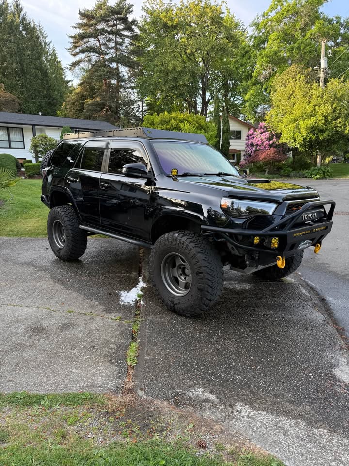 2017 Toyota 4Runner · TRD Off-Road Premium Sport Utility 4D in Bellevue, WA (photo 3)