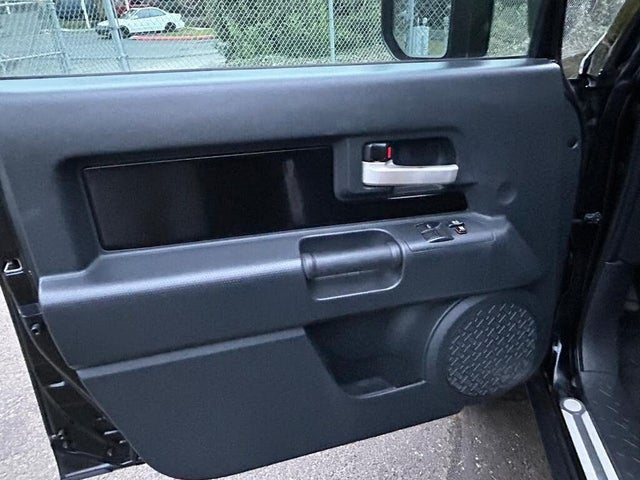 2009 Toyota FJ Cruiser 4WD in Kirkland, WA (photo 8) — photo 8