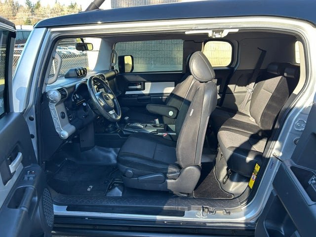 2008 Toyota FJ Cruiser 4WD in Kirkland, WA (photo 9)