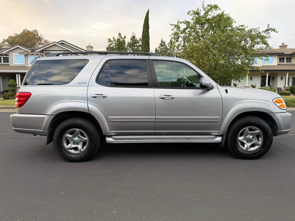 2002 Toyota Sequoia · 2002 Toyota Sequoia SR5 in Los Gatos, CA (photo 4) — photo 4