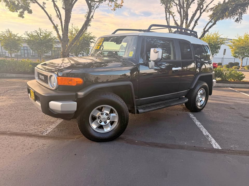 2010 Toyota FJ Cruiser · 4WD in Auburn, WA (photo 1)