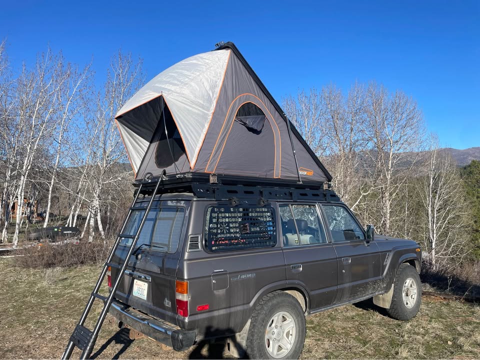 Roofnest Falcon XL rooftop tent in Winthrop, WA (photo 2)