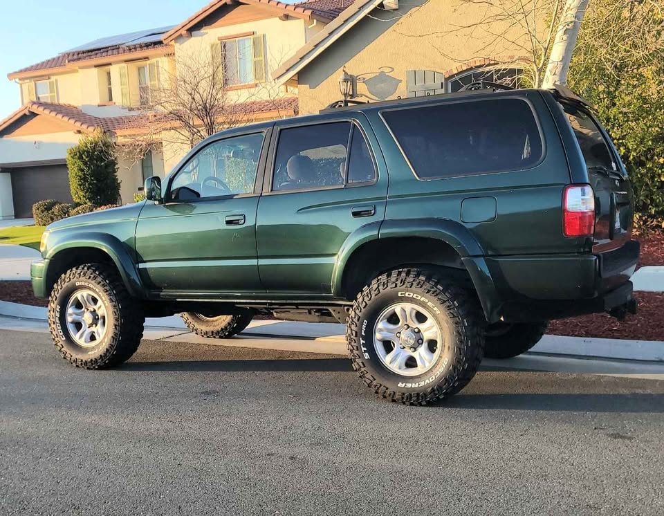 2001 Toyota 4Runner · SR5 Premium Sport Utility 4D in Hercules, CA (photo 4) — photo 4