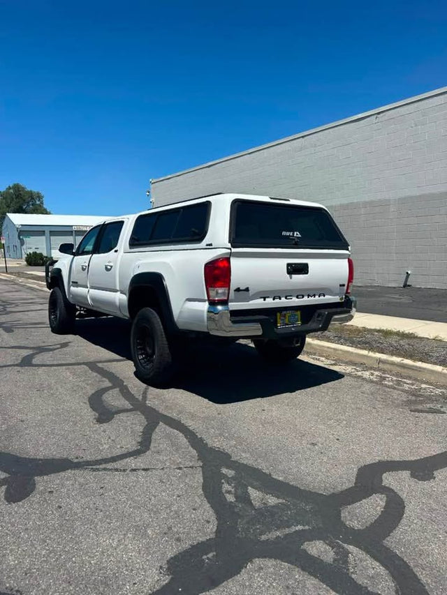 2017 Toyota Tacoma · SR5 Pickup 4D 5 ft — photo 3