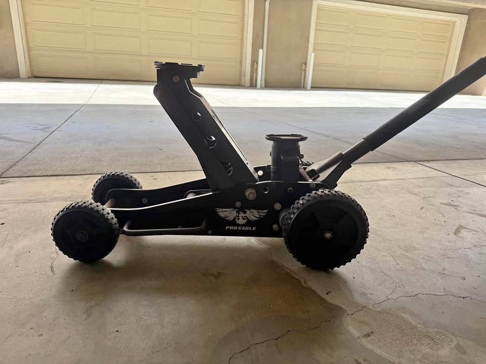 Pro Eagle 2-Ton Off-Road Floor Jack w/ Extension – Excellent Condition in Alameda, CA (photo 1) — photo 1